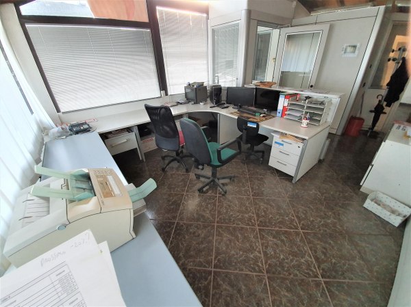 Materiale de construcții - Mobilier de birou și pentru casă - Conc. Prev. 36/20183- Trib. din Trento - Vânzare 5