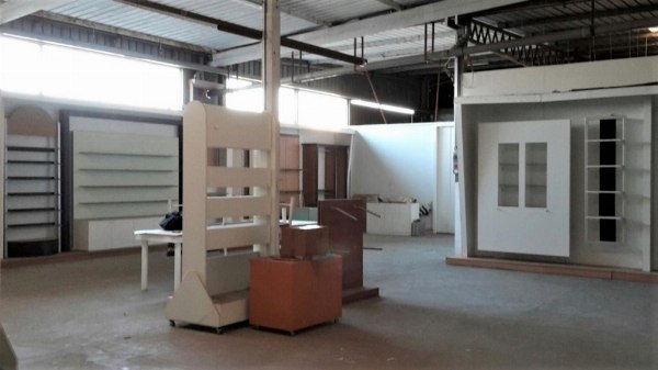Möbel für Geschäft und Büro - Halbfertigprodukte und Ausstattung - Fall. 112/2015 - Gericht von Foggia - Verkauf-5