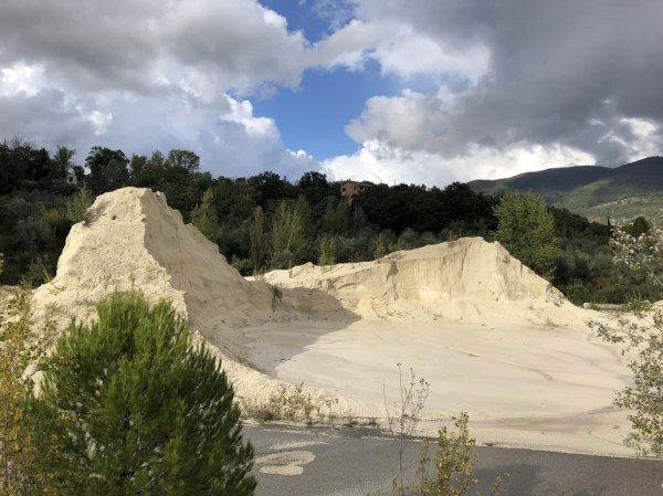 1073 m³ Sand von Limos - Fall. 178/2020 - Trib. von Rom - Verkauf 9