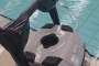 Robot Pulitore Automatico Piscina Dolphin 1