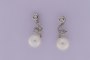 Boucles d'Oreilles Or Blanc 18 Carats - Diamants et Perles 1
