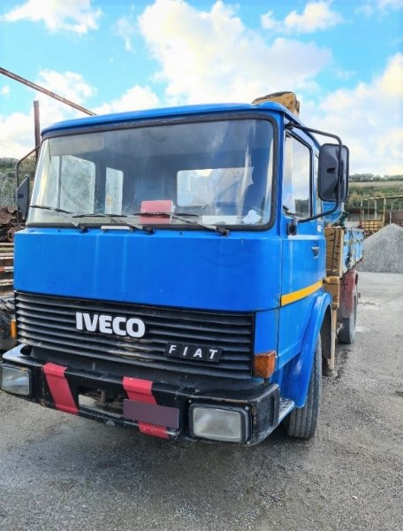 Vrachtwagen IVECO, dieselgenerator, kantooruitrusting en - Faillissement 17/2019 - Rechtbank van Barcellona Pozzo di Gotto - Ver
