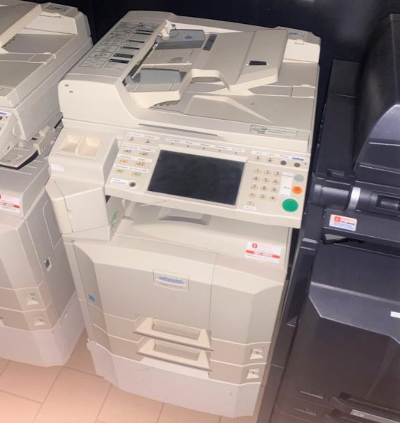 Fotocopiadoras Olivetti - Mobili e equipamentos de escritório - Fal. 41/2022 - Trib. de Siracusa - Venda 7
