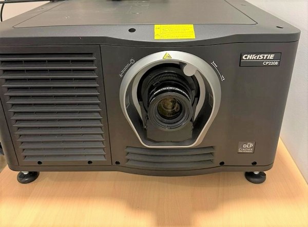 Projektor wideo Christie - Klimatyzatory i wyposażenie - AG 4456/13 - RGNR 3200/2013 RGGIP-104/2017 RMR- Sąd Rejonowy w Catanzar