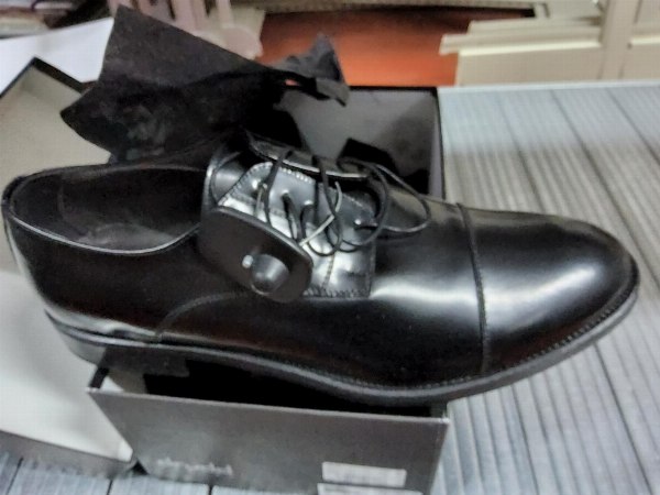N. 43 Paar Schuhe - Exek. Mob. Nr. 474/2022 - Gericht von Latina - Verkauf 3