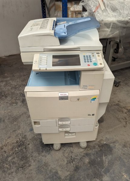 Multifunctionele printer Ricoh Aficio MPC4000AD - Instrumentele goederen uit leasing - Intrum Italy S.p.A. - Verkoop 2