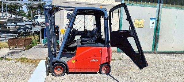 Forklift Linde E18PH-01 - Capital Goods from Leasing - Intrum Italy S.p.A