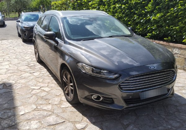 Ford Mondeo, various clothing and electrical equipment - Controlled Liquidation 05/2023 - Avellino Court
