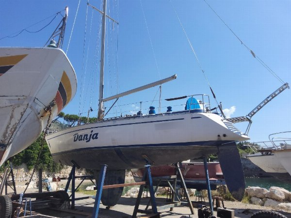 Ветроходна лодка Barberis - Фалит №37/2019 - Съд на Латина