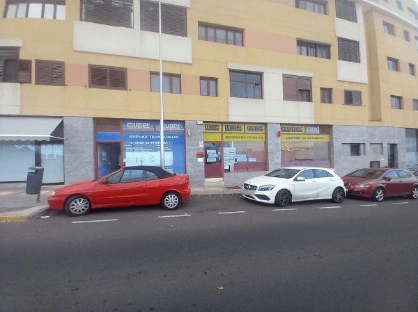 Lokal komercyjny z dwiema sąsiednimi działkami w Telde - Sąd Gospodarczy Nr 2 w Las Palmas de Gran Canaria - 1