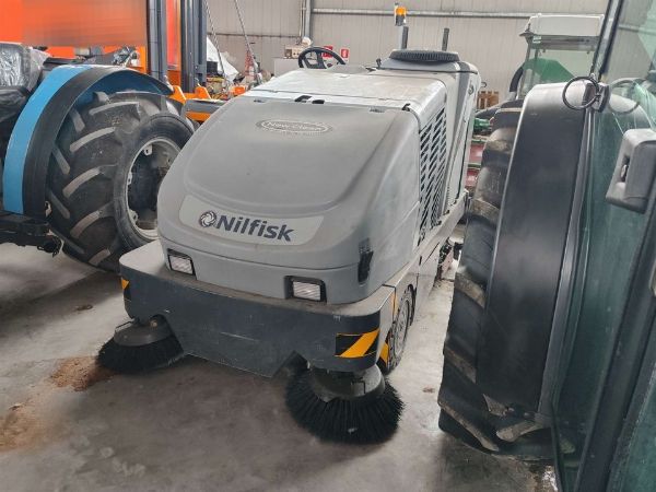 Lavadora de pavimentos Nilfisk CR1200 - bens de equipamento provenientes de leasing