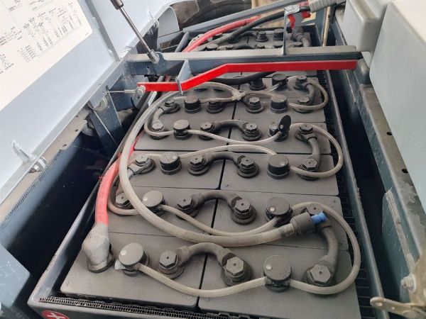 Stroj za pranje podova Nilfisk CR1200 - osnovna sredstva iz leasinga