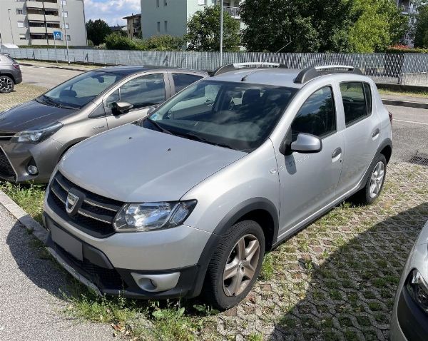 Dacia Sandero och Piaggio Medley 125 - Likvidation 49/2024 - Tingsrätten i Verona