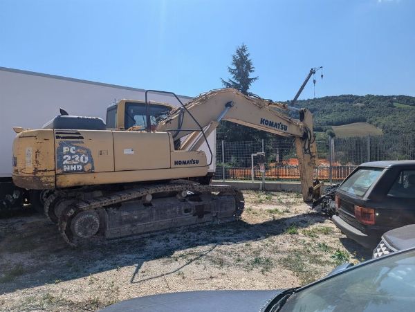 Bandgrävmaskin Komatsu - Leasingtillgångar - Intrum Italy S.p.A