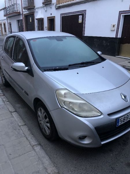 Two Renault and Citroën vehicles - Commercial Court No. 1 of Seville