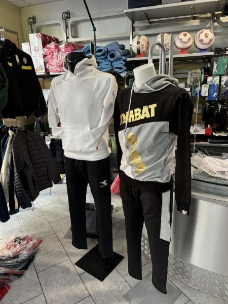 Vêtements de sport - Mobilier de magasin - Liquidation Judiciaire n.16/2024 - Tribunal de Potenza