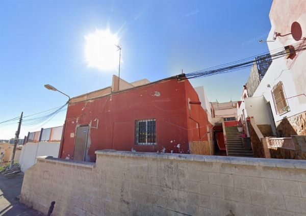 Quota del 50% de na casa a Almeria - Tribunale de lo Mercantile N°2 de Almeria - 1