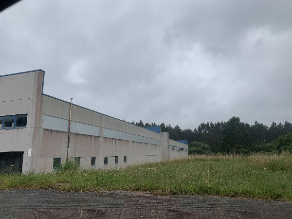 Dos naves Industriales ubicadas en A Trabe, A Coruña
