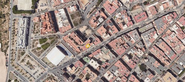 Plaza de garaje ubicada en Avda de la Cruz en Almeria