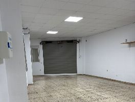 Local Comercial en Primera Línea del Paseo Marítimo de Adra, Almería