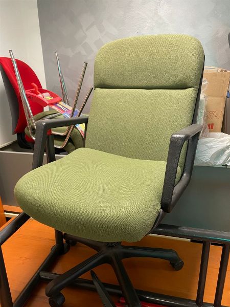 Muebles y equipos de oficina