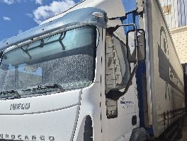 Maquinaria de montaje y embalaje para cajas de fruta, instalaciones, vehículos, existencias y equipos