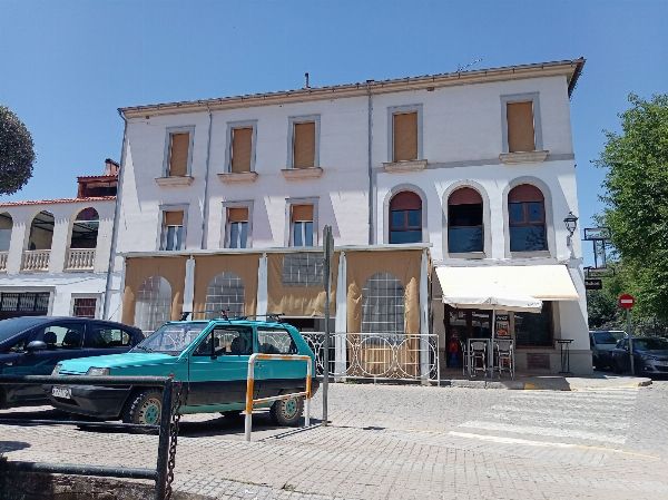 Dos propiedades en un mismo edificio en Hinojosa del Duque (Córdoba)