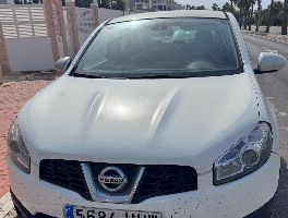 Nave industrial, conjunto de maquinaria para el trabajo de la madera, vehículos y existencias