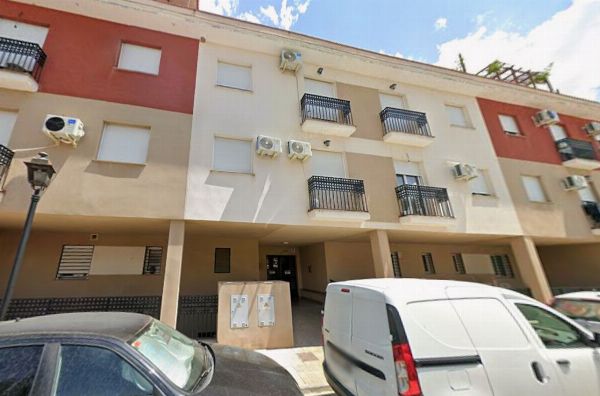 Vivienda con terraza, garaje y trastero en Láchar (Granada)