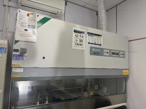 Equipamiento de laboratorio I+D, informática y mobiliario de oficina