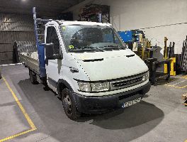 Maquinaria industrial, vehículos y equipamiento de taller